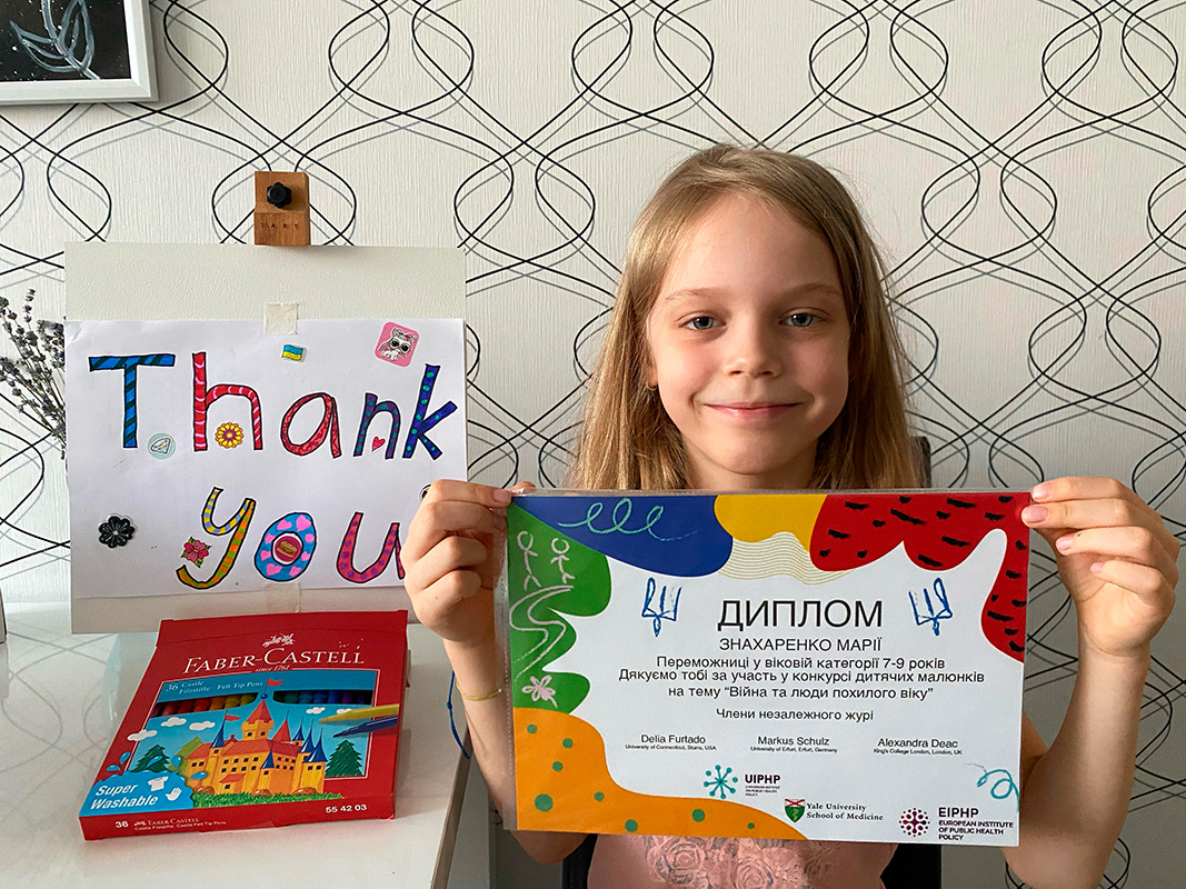 Participants of the children’s drawing contest on the theme “Elderly people and the war in Ukraine” received diplomas and gifts: Photo Report